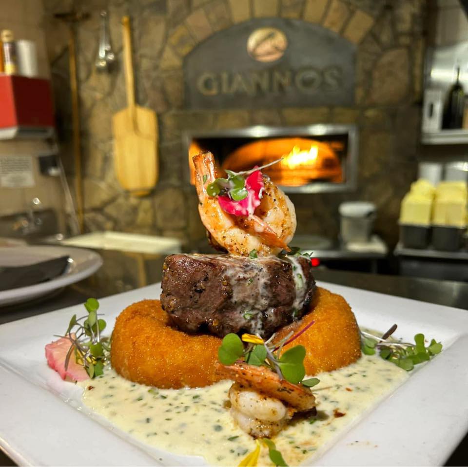 Wood-fired pizza and Italian favorites at Giannos in High Point